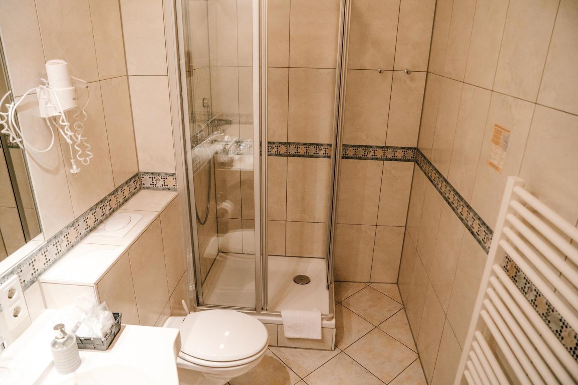 Hotel Bischofshof Braustuben Ratisbona Esterno foto