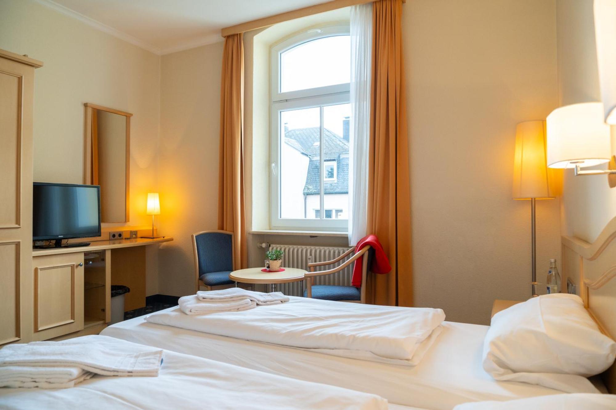 Hotel Bischofshof Braustuben Ratisbona Esterno foto